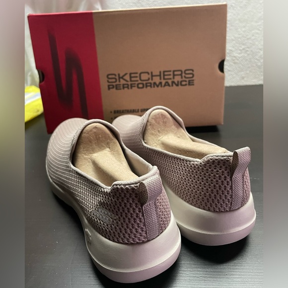 Sketchers GoWalk JOY *Excellent Condition*. Size 9 Womens - Picture 9 of 9
